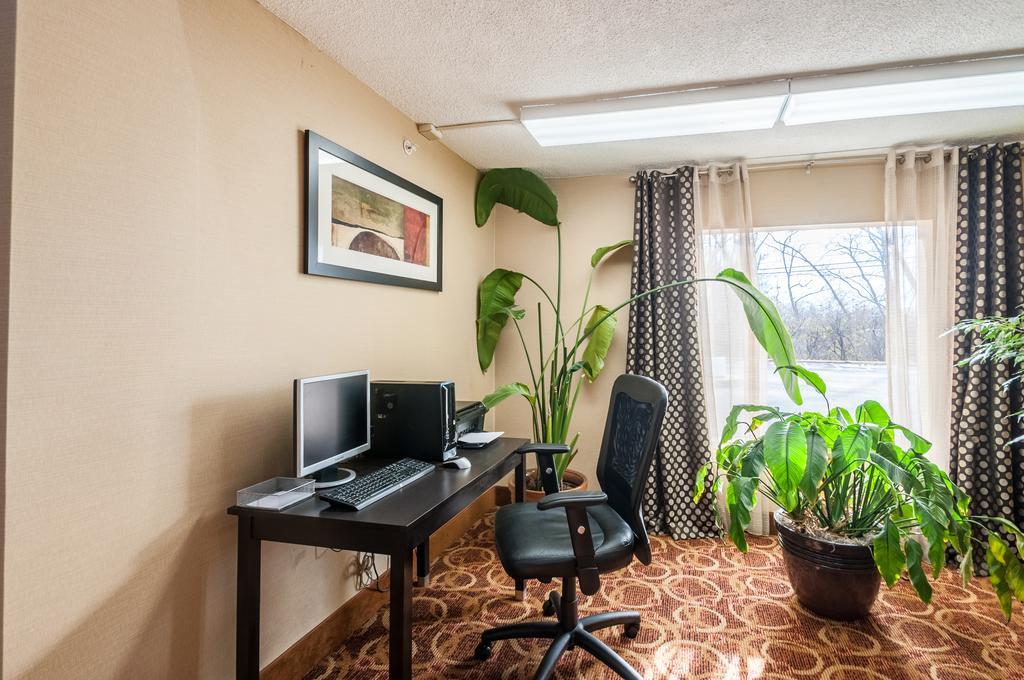 Econo Lodge Hagerstown I-81 Екстер'єр фото