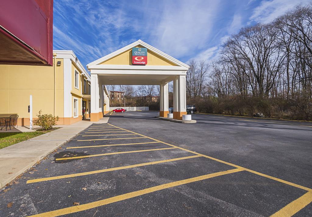 Econo Lodge Hagerstown I-81 Екстер'єр фото