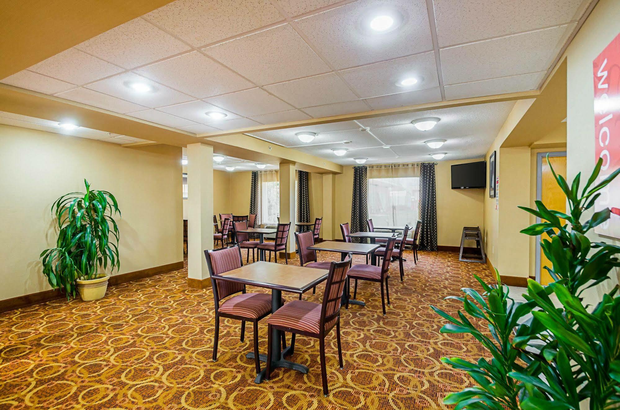 Econo Lodge Hagerstown I-81 Екстер'єр фото